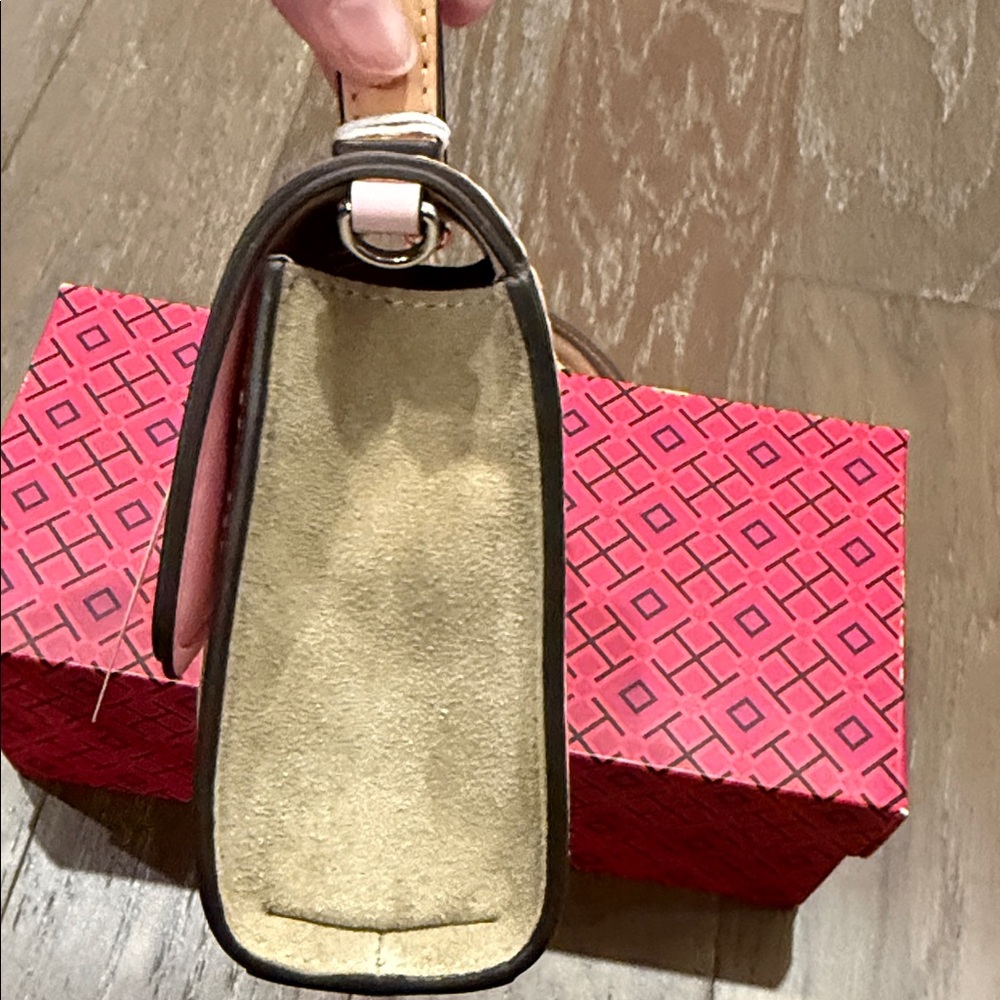 Tory Burch Light Pink Crossbody Bag with Tan Accents - Picture 4 of 10